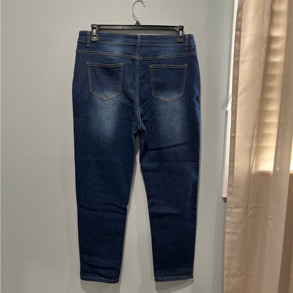 Dark wash skinny jeans